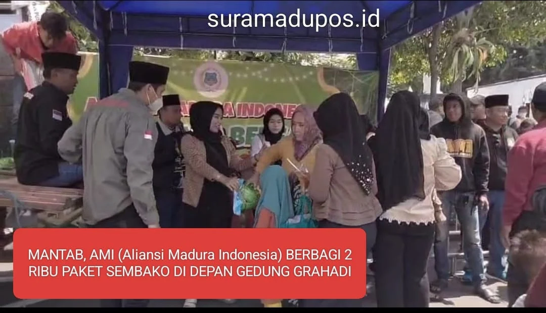 MANTAB, AMI ( Aliansi Madura Indonesia ) BERBAGI 2 RIBU PAKET SEMBAKO DI DEPAN GEDUNG GRAHADI