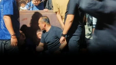 MODUS JADI PETUGAS WIFI, KOMPLOTAN PENCURI  DITANGKAP DI SUKOLILO SURABAYA