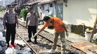 Pemulung Terseret Kereta Api di Kemayoran Surabaya , Alami Patah Kaki Kanan