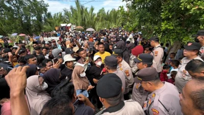 aksi unjuk rasa warga panipahan rokan hilir tuntut pemberatasan peredaran narkoba berakhir ricuh