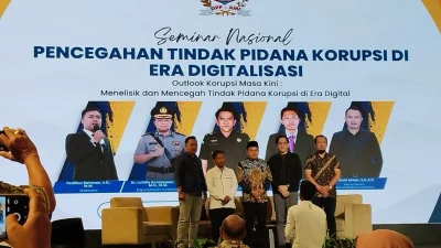 Merajut Integritas di Tengah Arus Digital, AMI Sukses Gelar Seminar Nasional dan Halal Bihalal di Hotel Morazen