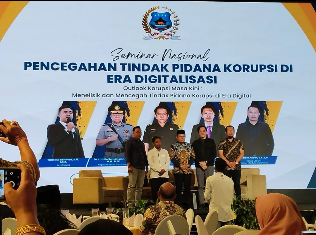 Merajut Integritas di Tengah Arus Digital, AMI Sukses Gelar Seminar Nasional dan Halal Bihalal di Hotel Morazen