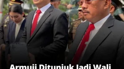 CAK ERI CAHYADI TUNAIKAN IBADAH HAJI ,ARMUJI DITUNJUK PELAKSANA HARIAN (Plh) WALIKOTA SURABAYA