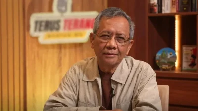 MAHFUD MD : URI TIDAK SESUAI DENGAN KETENTUAN PERATURAN PERUNDANG UNDANGAN