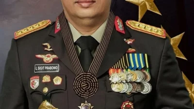 PERGATIAN KAPOLRI LISTYO SIGIT RAMAI DIPERBINCANGKAN, DPR DAN KAPOLRI ANGKAT BICARA